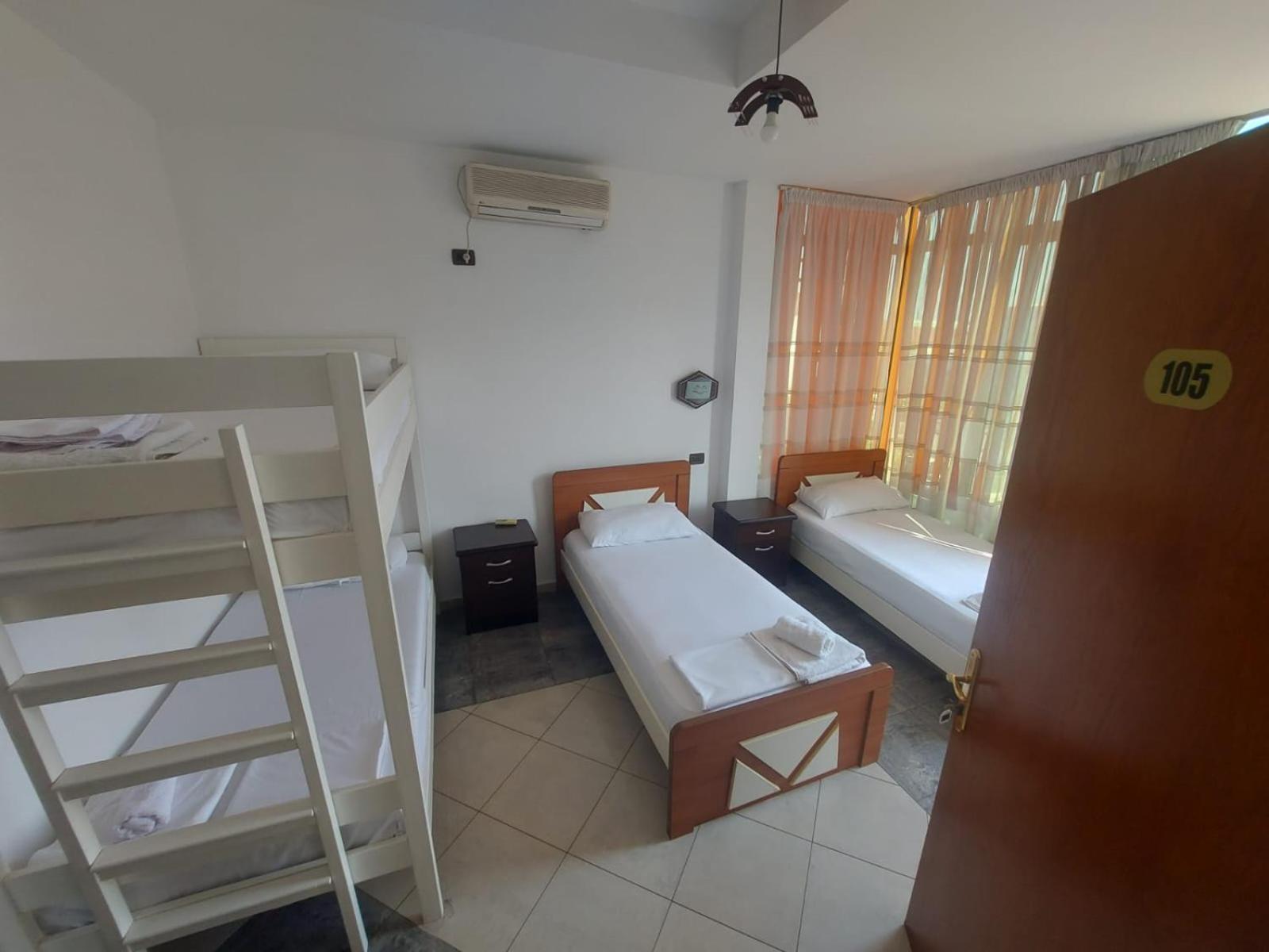 Hotel W Bush Square Fushe-Kruje 外观 照片